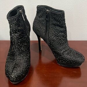 BCBGeneration MA-VEN Black Lace Pony Size 7